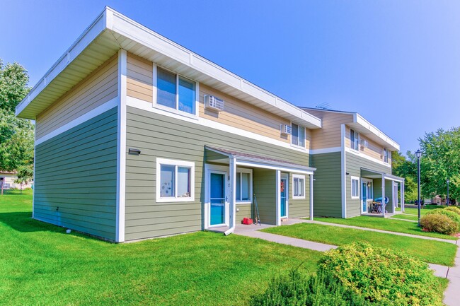 Building Photo - School Square Apartments and Townhomes