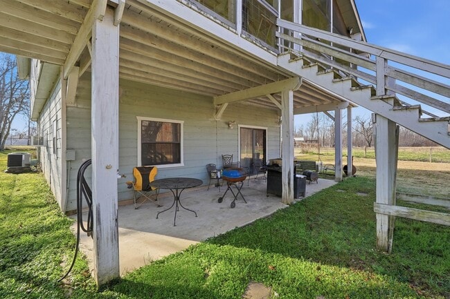 Building Photo - 360 S Lakeside Dr