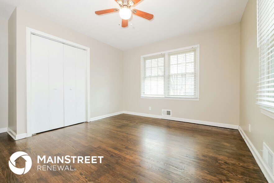 Building Photo - 4806 Vermont Ave