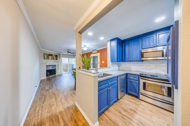 Building Photo - 18800 Egret Bay Blvd