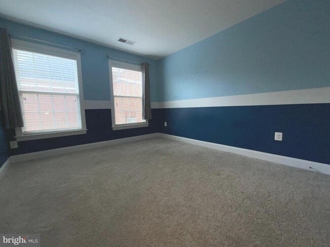 Building Photo - 3911 Chain Bridge Rd