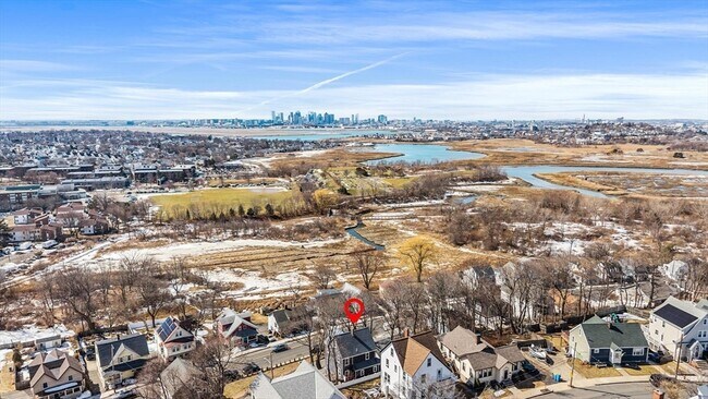 Building Photo - 2 Deane Ave