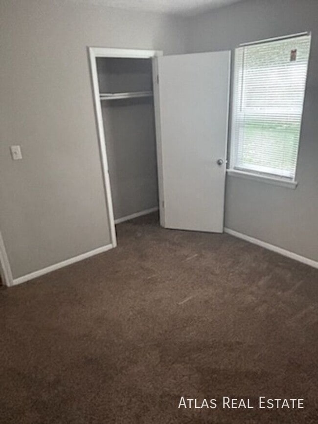 Building Photo - 129 Sir Scott Rd