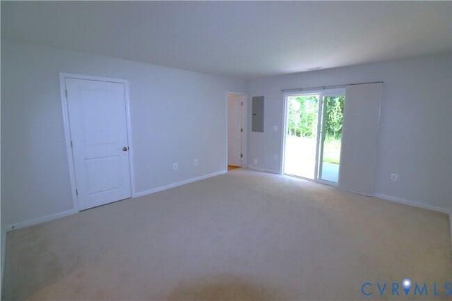 Building Photo - 419 Burden Dr