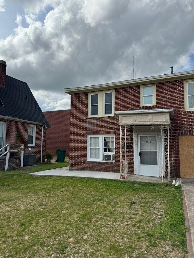 Primary Photo - 111 Taggart Ave