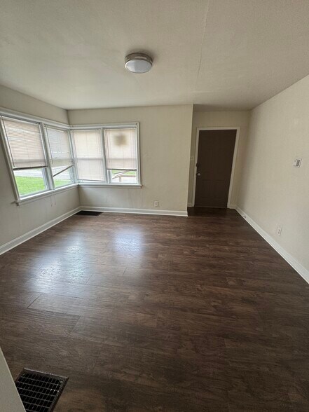 Living room - 1280 Section Rd