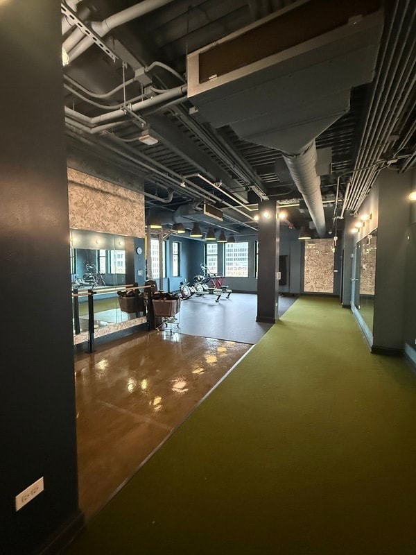 Building Photo - 28 E Adams St