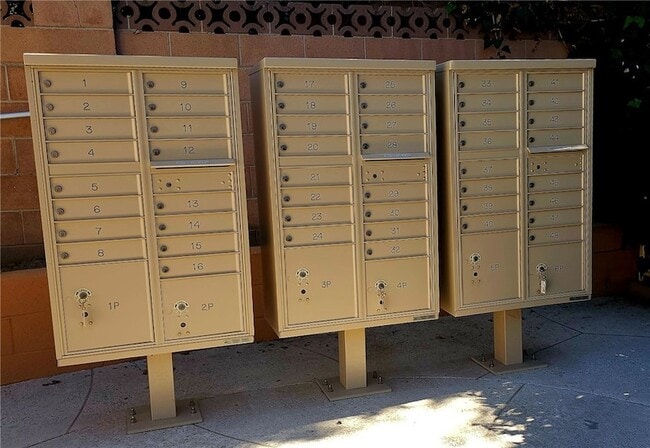 Building Photo - 1113 Turquoise St