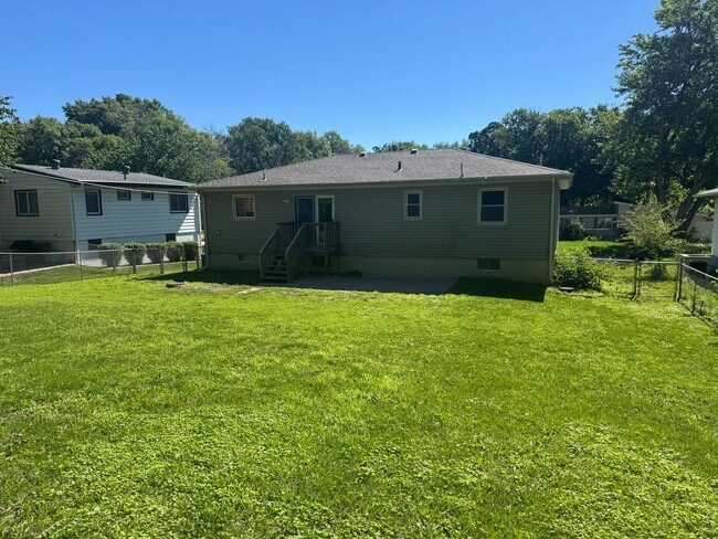 Building Photo - Raised Ranch Near Offutt AFB with Finished Basement & Oversized Garage