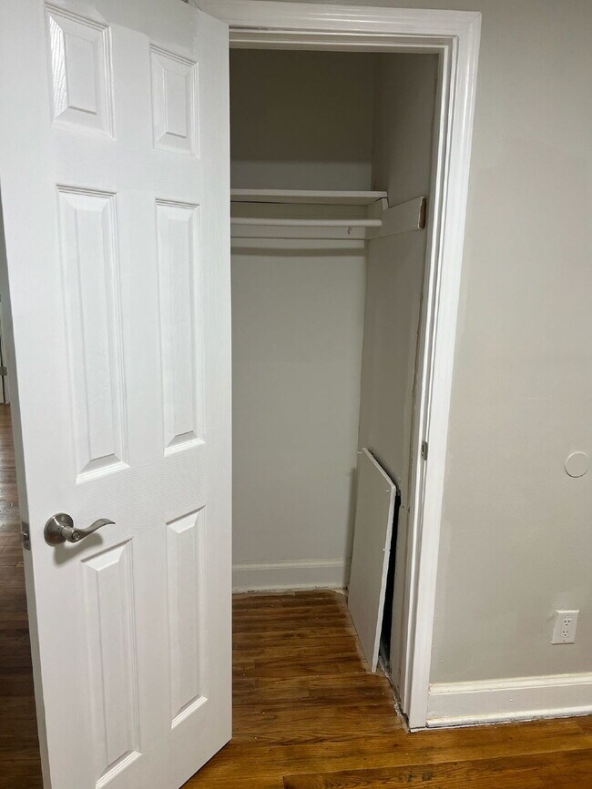 Building Photo - 3-Bedroom Gem on Indiana St with Spacious ...
