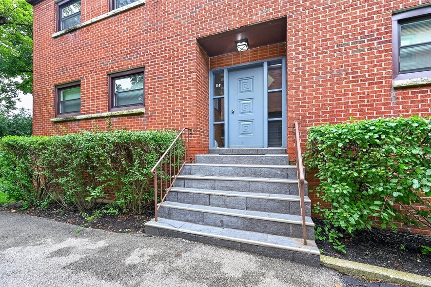 Building Photo - 1141 Waukegan Rd