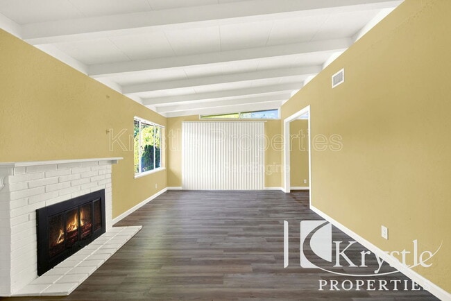 Building Photo - 1114 Coronel Ave