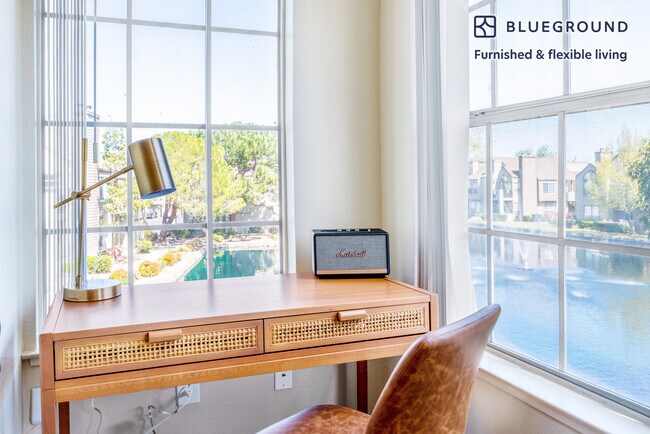 Building Photo - 513 Jibstay Ln