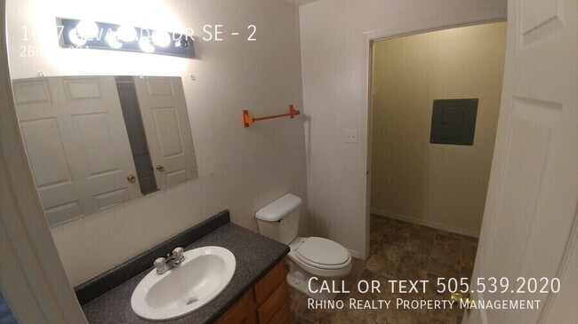 Building Photo - 1017 Alvarado Dr SE