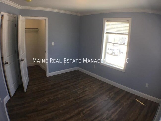 Building Photo - 66 Basketball Ct