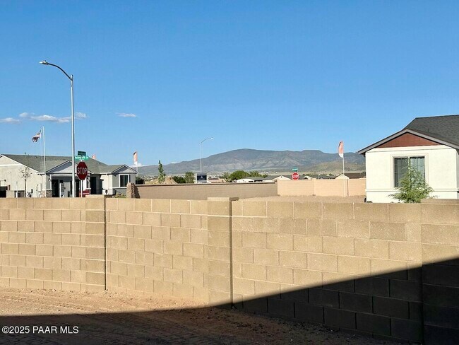 Building Photo - 7701 E Fieldstone Dr