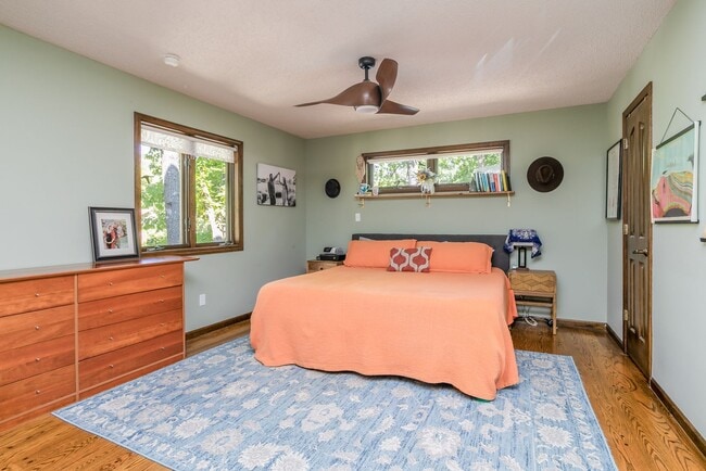 Building Photo - 5 Bed 3 Bath Home