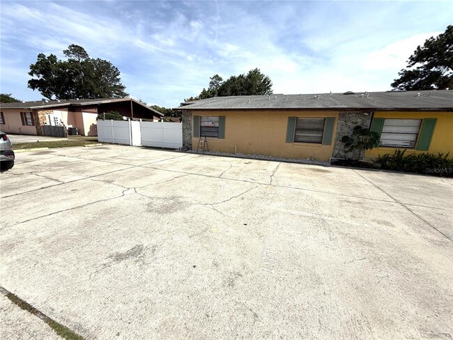 Primary Photo - 4142 Flying Fortress Ave