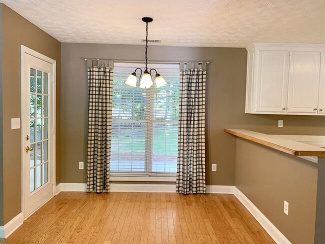 Building Photo - 4442 Keenly Valley Dr NE