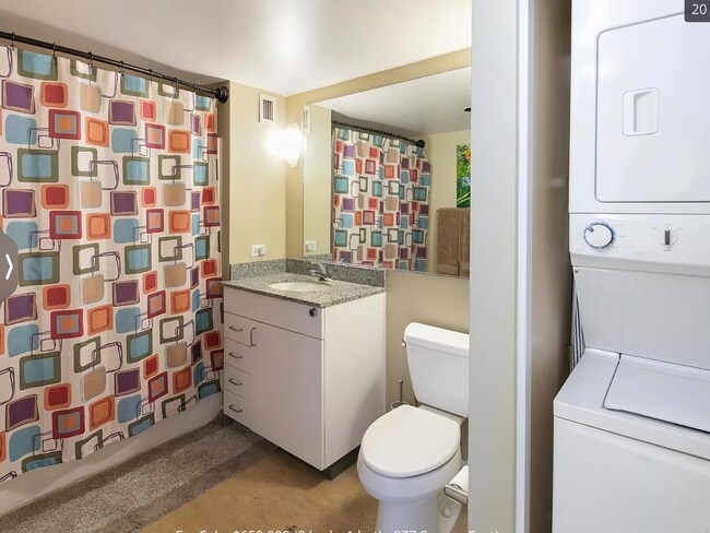 Building Photo - 425 W Beech