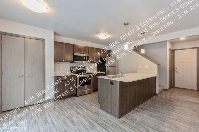 Building Photo - 3915 NW Cedarwood Ln