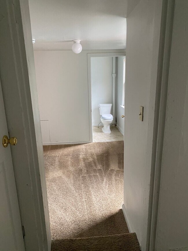 Building Photo - Lovely Three Bedroom House in Lancaster City