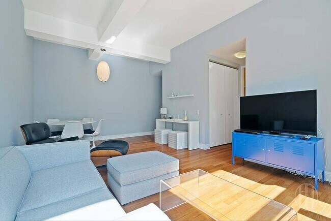 Building Photo - 88 Greenwich St