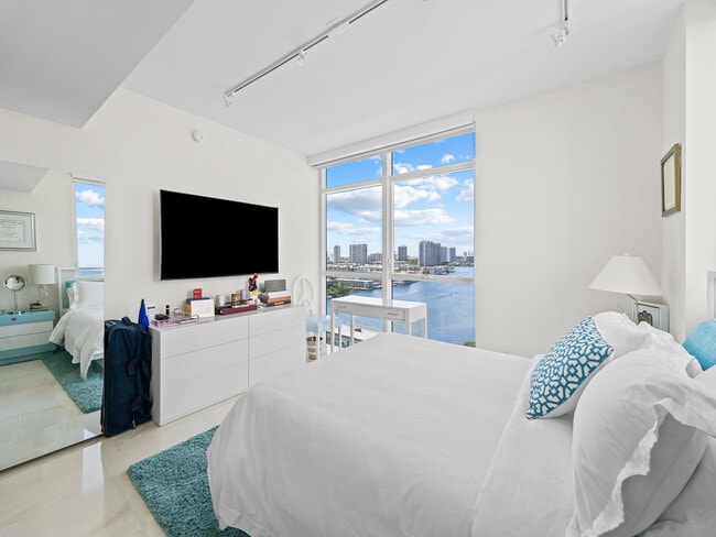 Building Photo - 400 Sunny Isles Blvd
