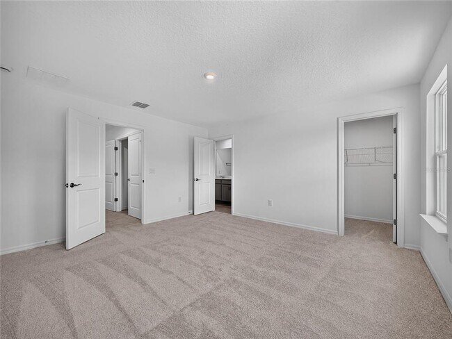Building Photo - 3004 Jessamine Dr
