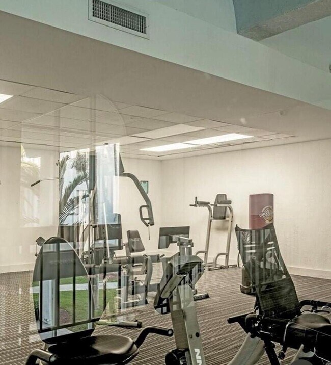 Building Photo - 488 NW 165th St