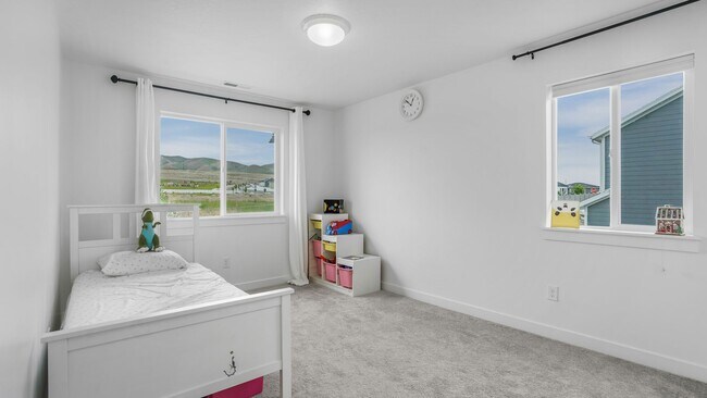 Building Photo - 2411 N Paintbrush Dr