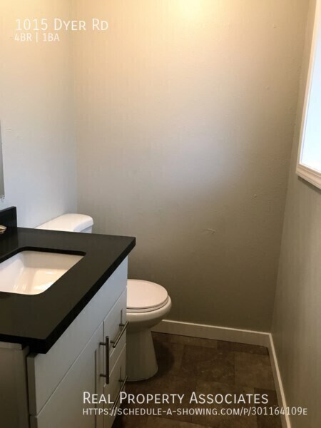 Building Photo - 1015 Dyer Rd