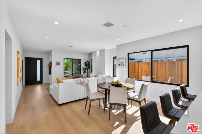 Building Photo - 2931 S Bronson Ave