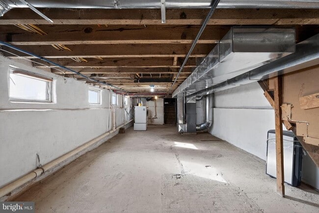 Building Photo - 738 Division St