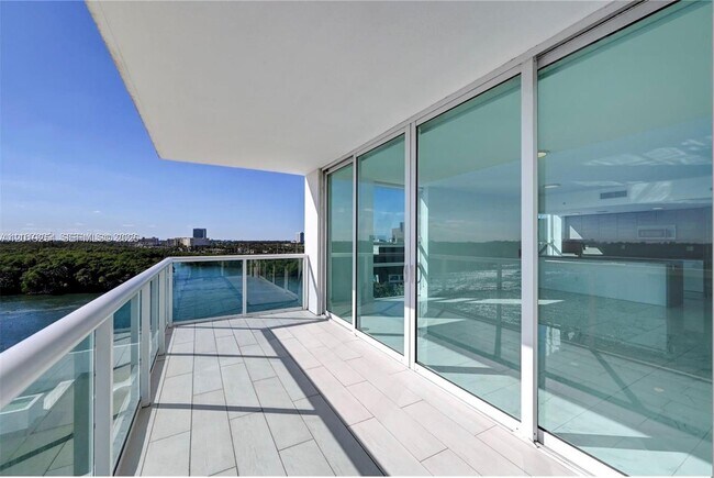 Building Photo - 400 Sunny Isles Blvd