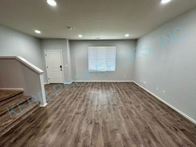 Building Photo - Charming 3-Bedroom Haven in Happy Valley - 1814 Sq Ft of Comfort!