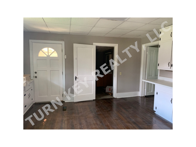 Building Photo - Home for rent in Leeds