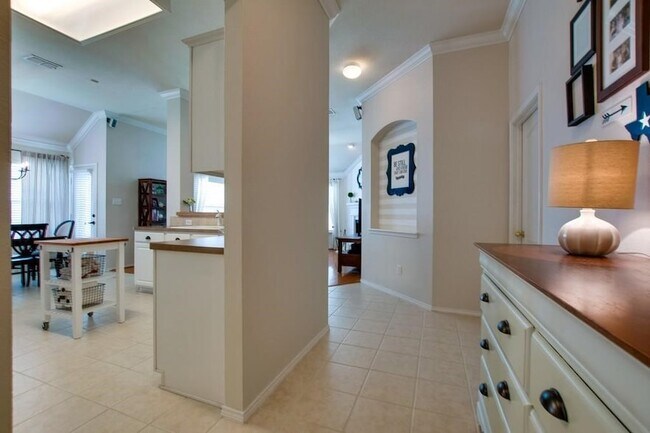 Building Photo - 6430 Plantation Ln