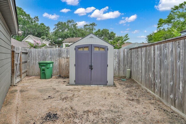 Building Photo - 2806 Triway Ln
