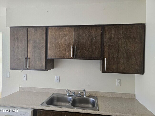 Building Photo - 2807 Beachcomber Dr