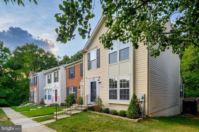 Building Photo - 8755 Thornbrook Dr