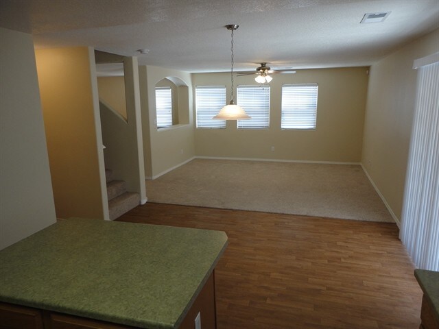 Building Photo - 1804 Sierra Norte Loop NE