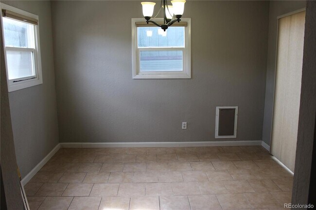 Building Photo - 1811 W Bijou St