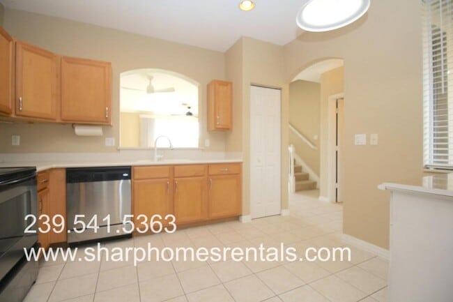 Building Photo - 2420 Laurentina Ln