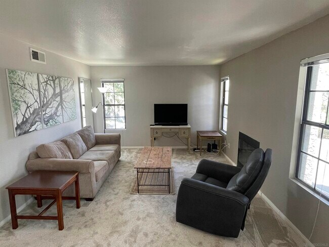 Building Photo - 15078 Avenida Venusto