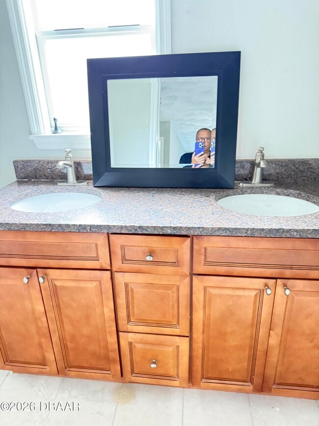 Building Photo - 548 S Caroline St