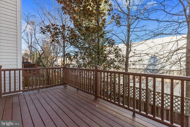 Building Photo - 351 Livermore Ln