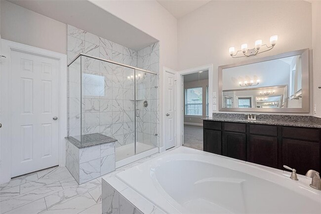 Building Photo - 5511 Highland Dr