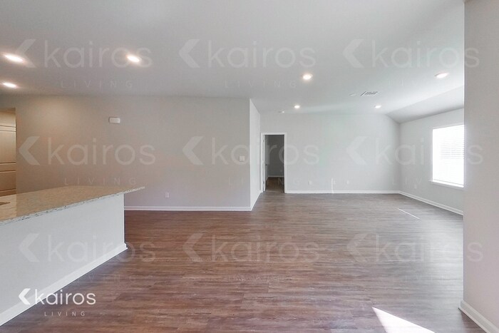 Building Photo - 11480 Brookwood Dr