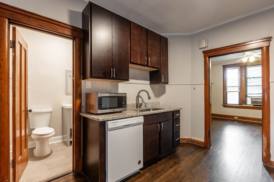 Building Photo - 3620 W Grace St